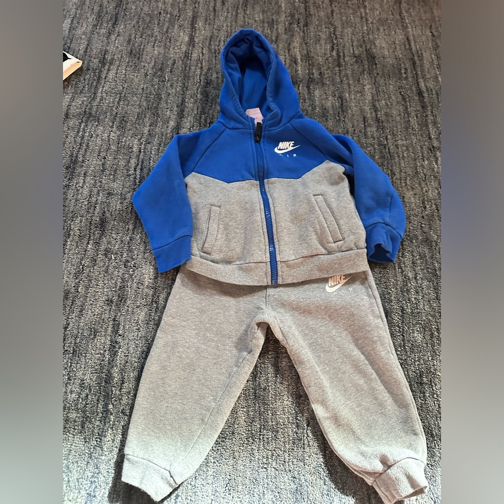 2pc Nike Sweatpants & Jacket
